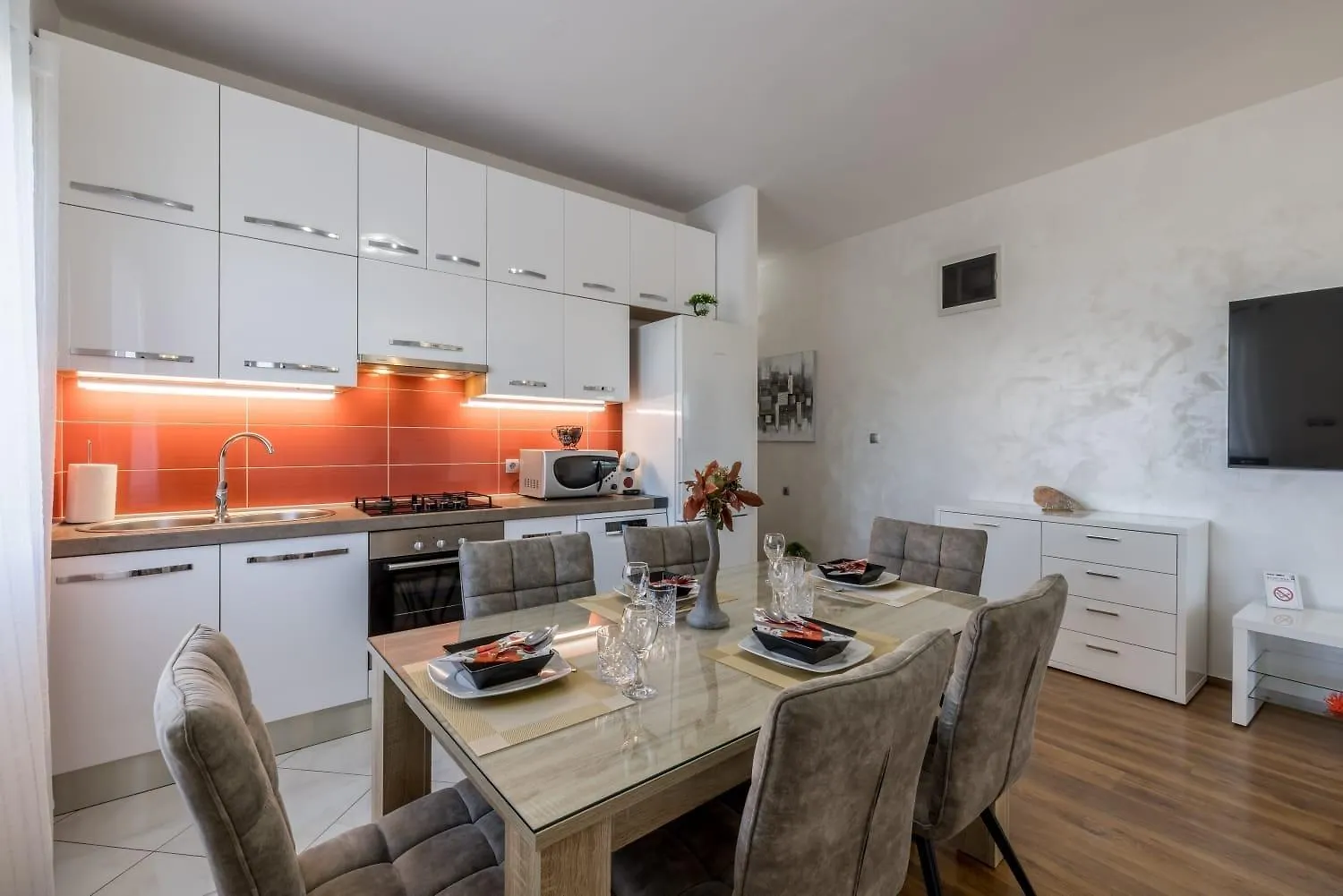 Apartments With A Parking Space Kastel Kambelovac, Kastela - 24198