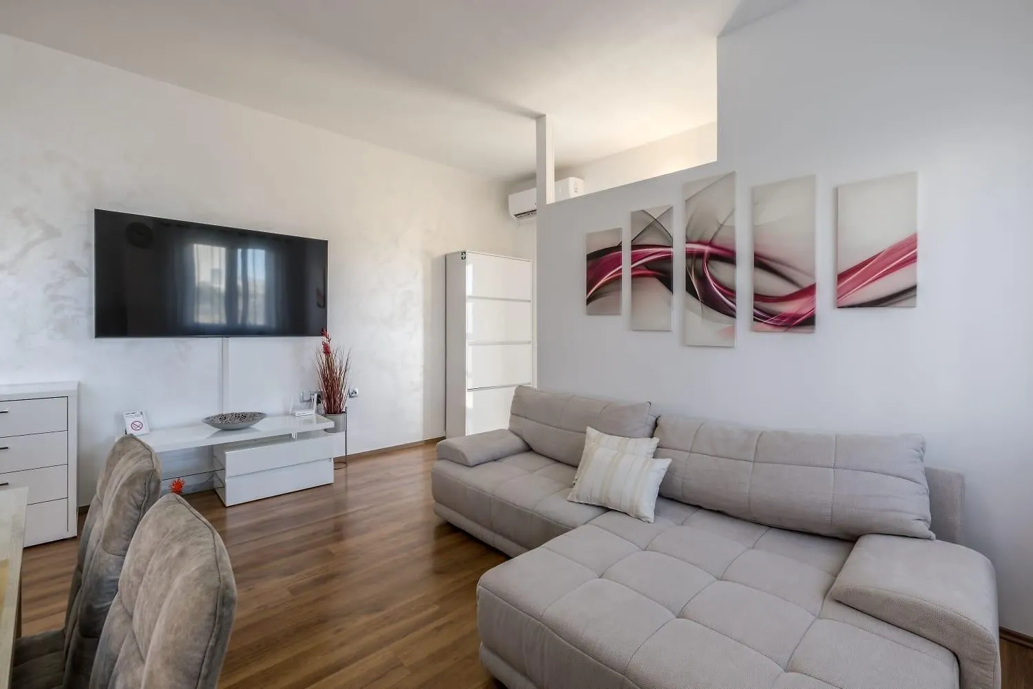 Apartments With A Parking Space Kastel Kambelovac, Kastela - 24198 Croatia