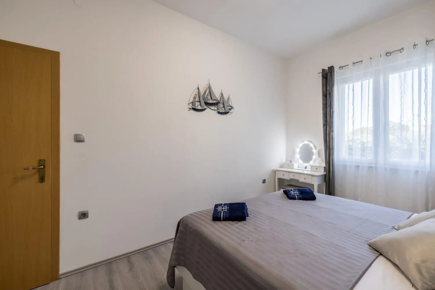 Apartments With A Parking Space Kastel Kambelovac, Kastela - 24198 0*,  Croatia