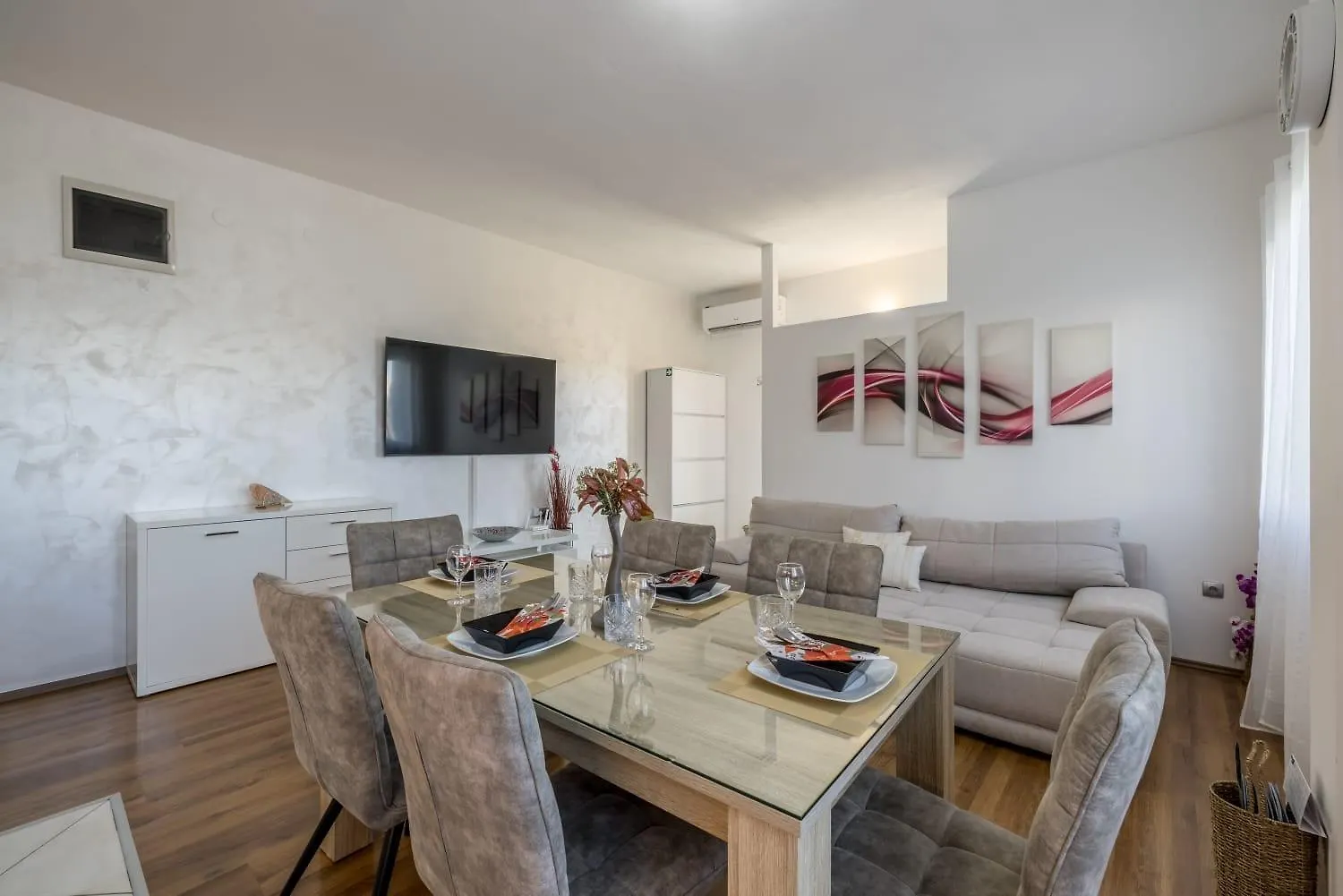 Apartments With A Parking Space Kastel Kambelovac, Kastela - 24198