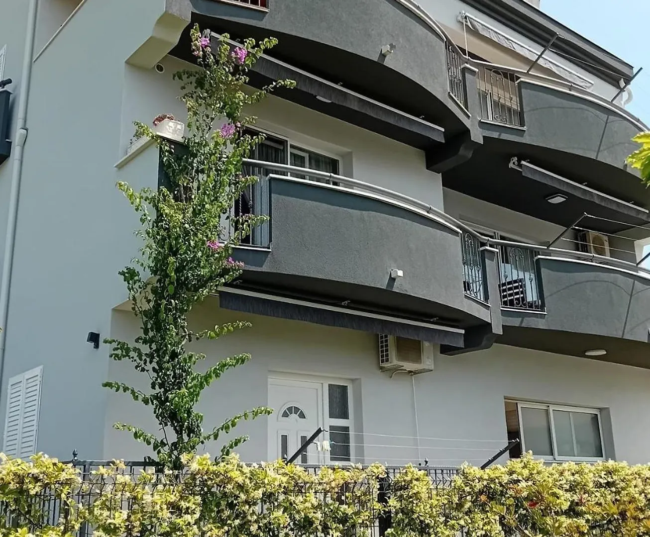 Apartments With A Parking Space Kastel Kambelovac, Kastela - 24198